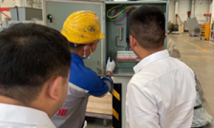 公司組織技術(shù)部、生產(chǎn)部對起重機維保作業(yè)規(guī)范進行例行檢查